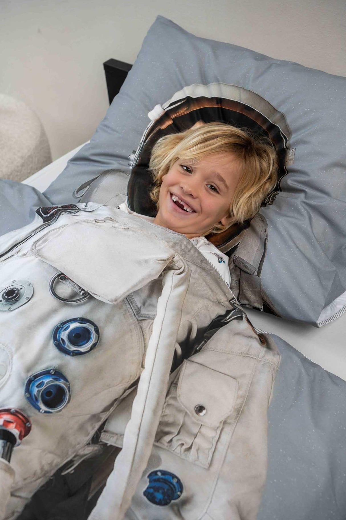dekbedovertrek astronaut dekbed snurk amsterdam grey grijs ruimte space ruimtepak spacepak