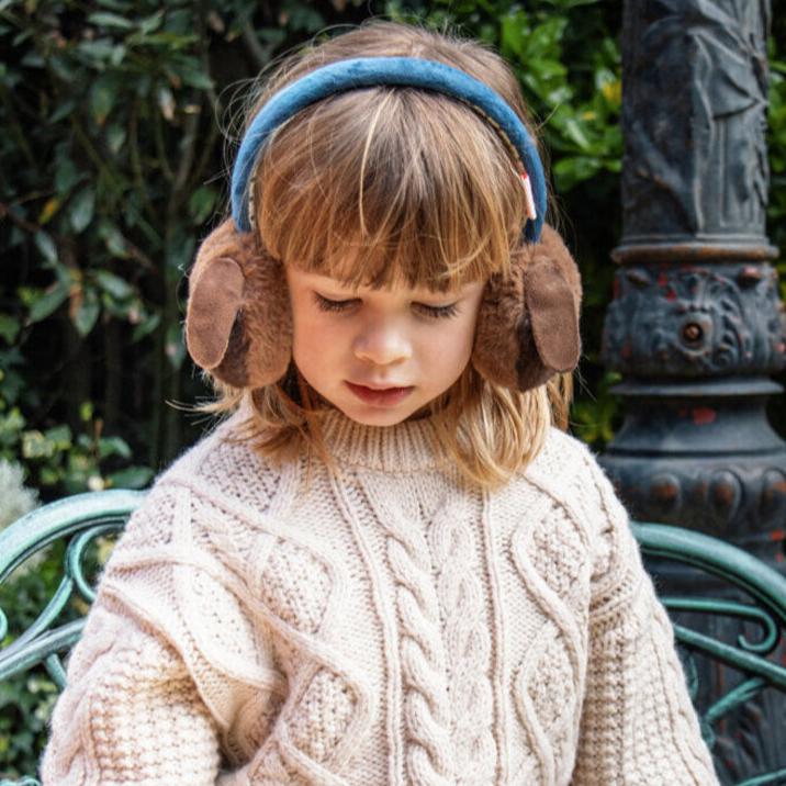 oorwarmer teckel hond bruin